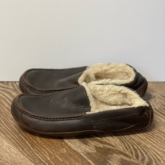 Ugg Leather Slippers - Picture 4 of 4